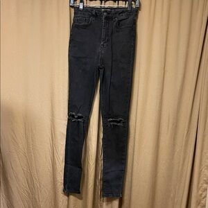 Forever 21 Black Distressed/Ripped Skinny Jeans Size 25